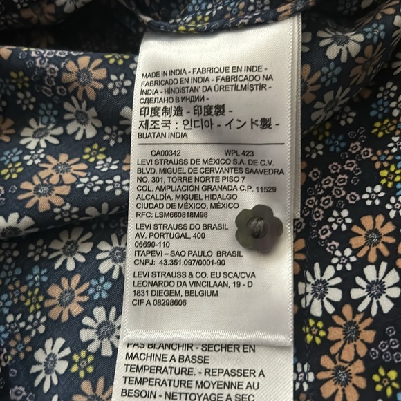 Levi’s Elise Floral Button-Up Blouse - Picture 9 of 11